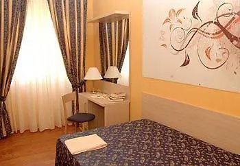 21 Aprile House Nocleg ze śniadaniem 2*