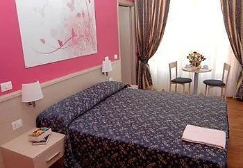 21 Aprile House Nocleg ze śniadaniem 2*